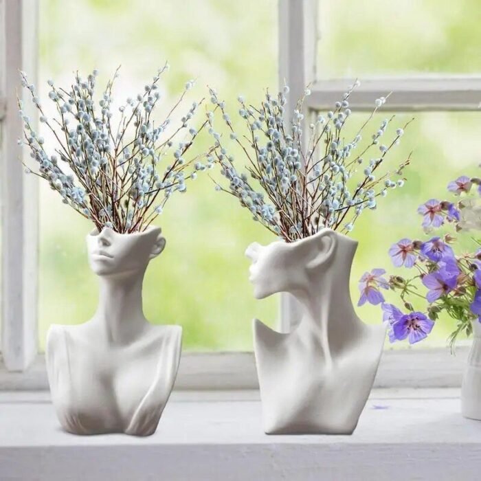 European Ceramic Face Vase - Image 3
