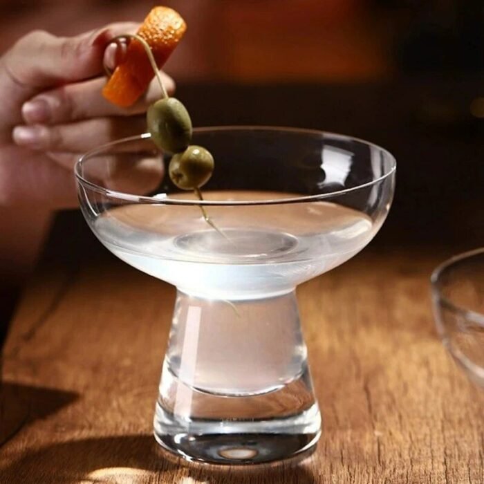 Elegant Transparent Flying Saucer Cocktail Glasses - Image 8
