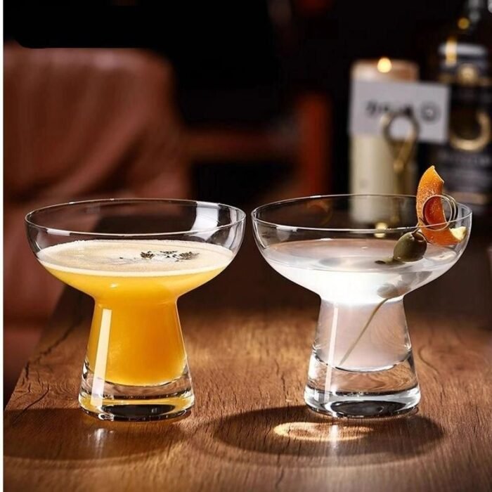 Elegant Transparent Flying Saucer Cocktail Glasses - Image 3