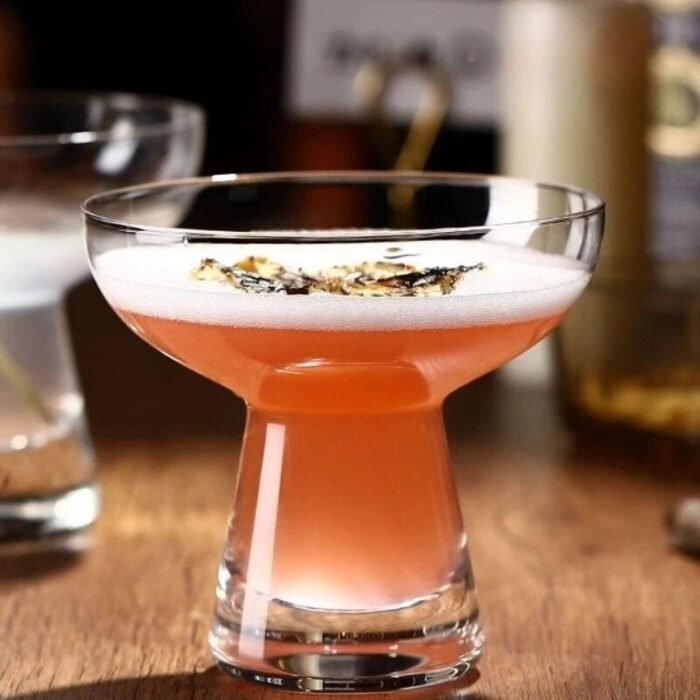 Elegant Transparent Flying Saucer Cocktail Glasses - Image 7