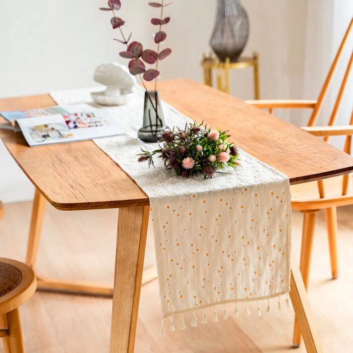 Elegant Daisy Tassel Table Runner - Image 3