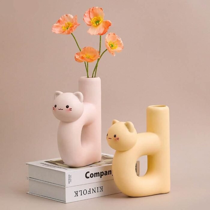 Charming Cat Letter D-Shaped Resin Vase - Image 1