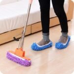 Eco-Friendly Microfiber Mop Slippers for Easy Floor Cleaning - Image 4