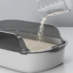 Easy-Clean Large Capacity Cat Litter Box with Anti-Splash Design - Image 3